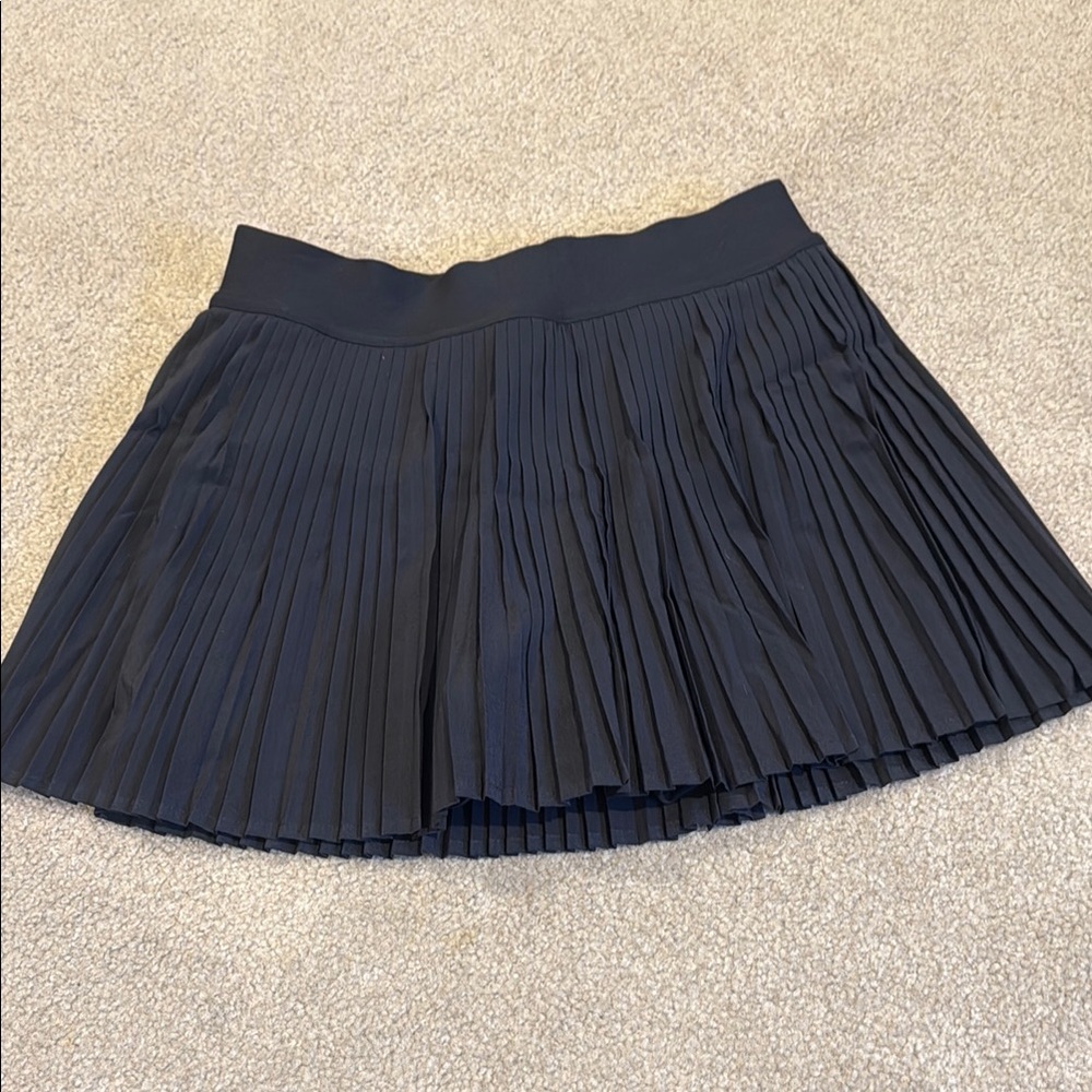 Lululemon Pleat to Street skirt Black size 4